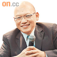吳有晶醫生因本港欠缺研究經費，及公立醫院工作量過大，返回新加坡發展。