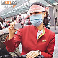 國泰航空盈利逾六十八億元,員工獲發相等於十四天薪金的預支利潤分紅,但暫時不會加薪給員工。 (資料圖片)