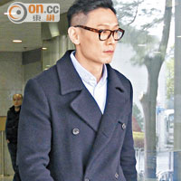 東亞銀行前副總裁涉收受利益七宗罪