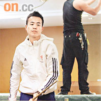 燈都未整好,賽期又亂龍,點搞呀?(設計對白)